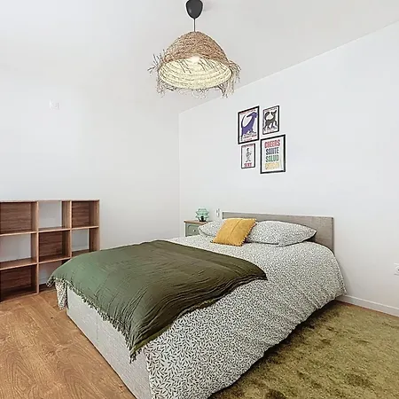 Modern & Spacious With Rooftop 蒙特勒伊